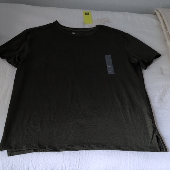 All in Motion Green Short Sleeve Tee - Picture 2 of 7